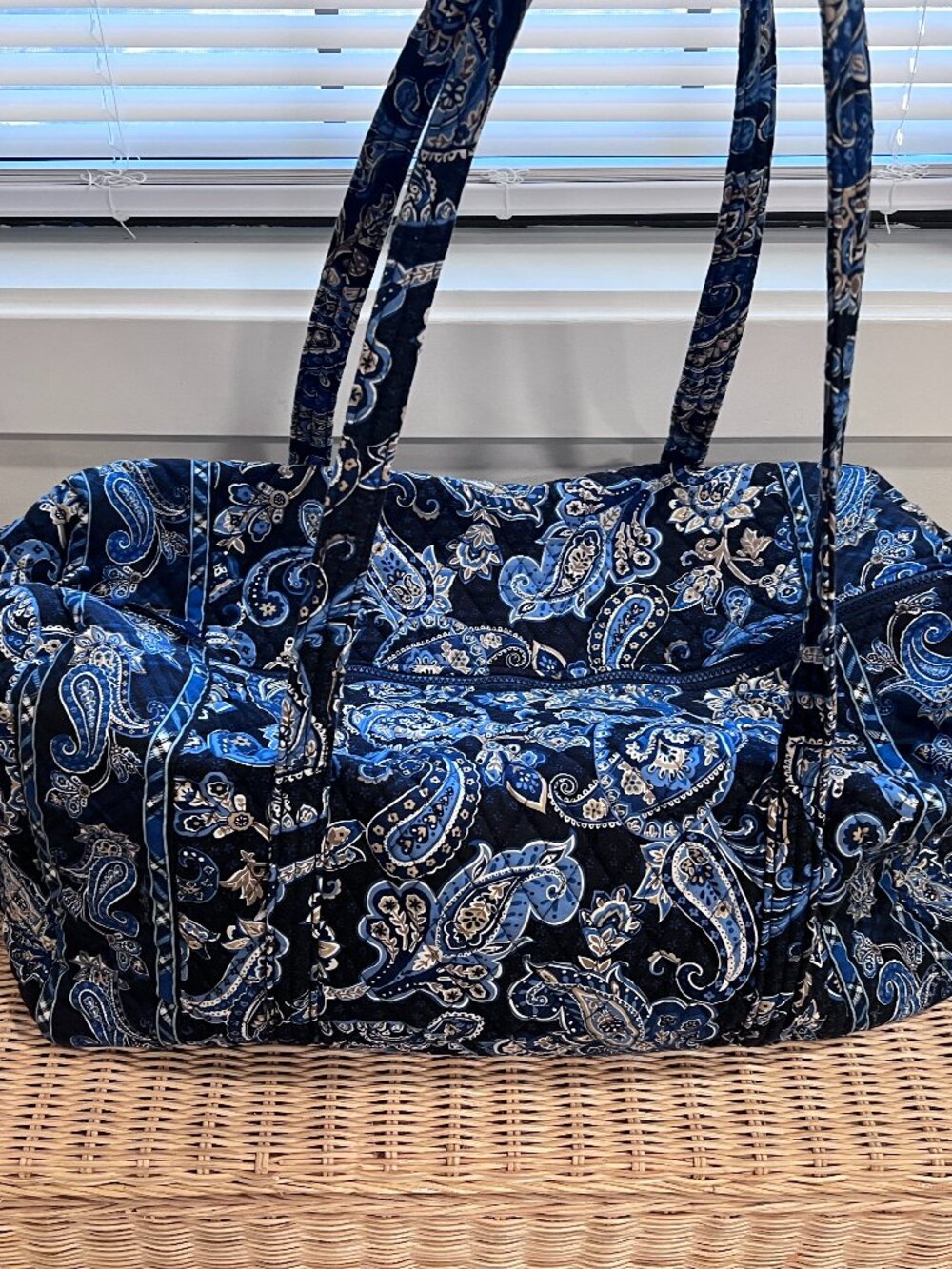 Vera Bradley Quilted Duffle Bag & Matching Drawstring Pouch Set - Windsor Patter